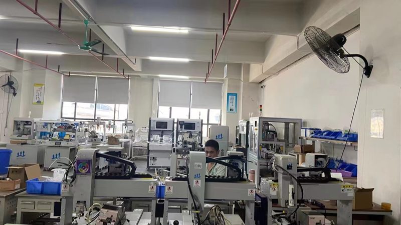 在众多二手机械手中，如何挑选到性能稳定、性价比高的产品呢？以下是一些建议：